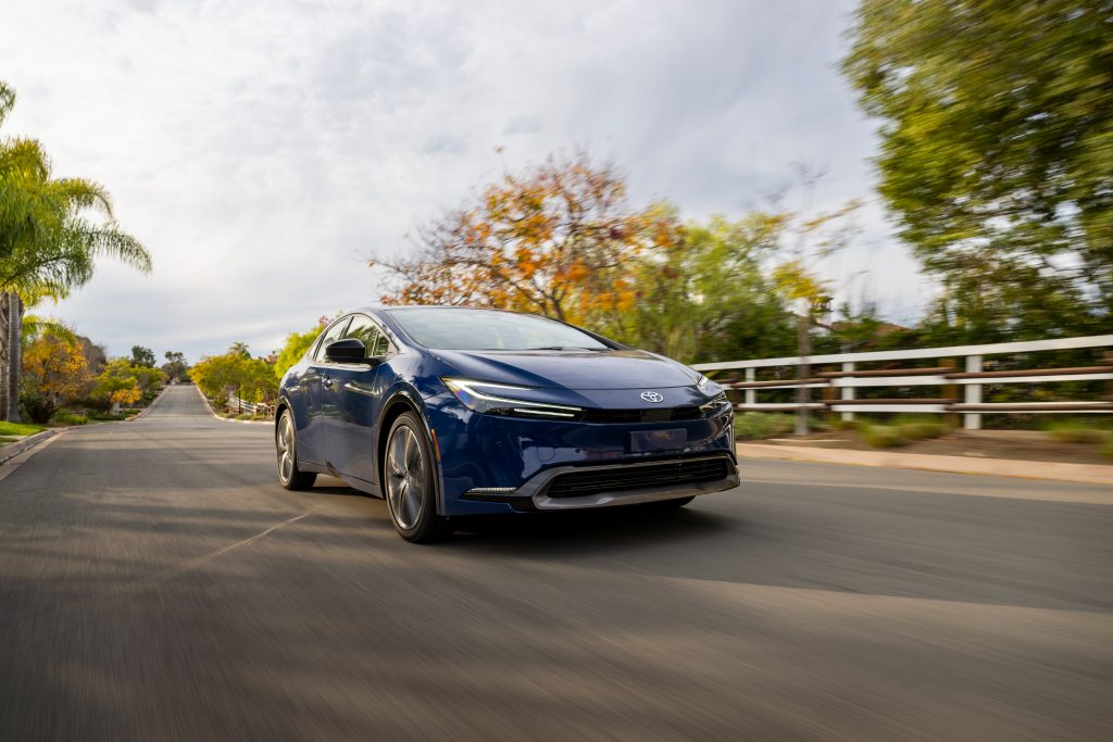 2024 Prius Limited Reservoirblue 003